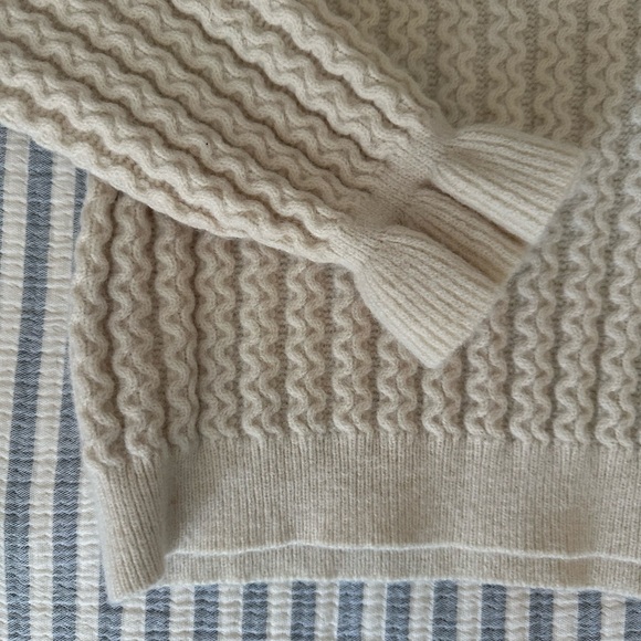 Zara Off-White Knit Sweater with Rosette Details - Picture 2 of 5